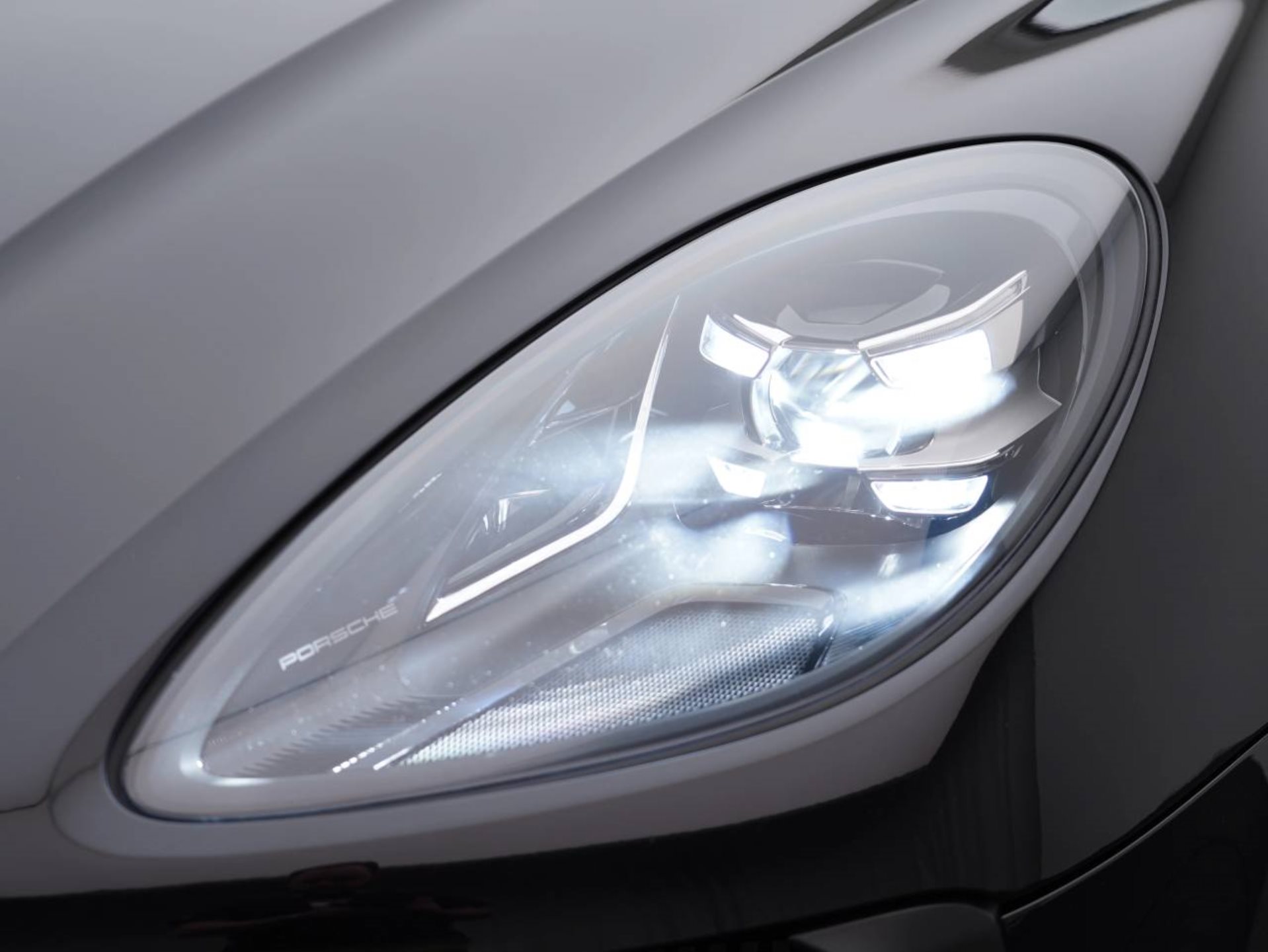 PORSCHE Macan S-image-12
