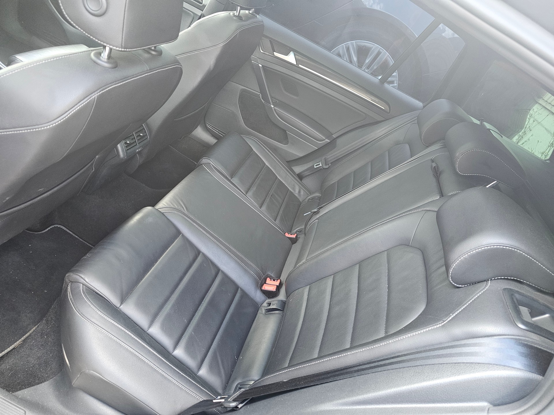 VW Golf Variant 2.0 TSI R 4 Motion DSG-image-9