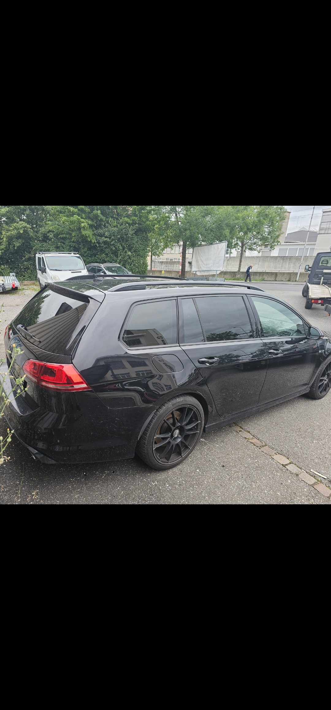 VW Golf Variant 2.0 TSI R 4 Motion DSG-image-4