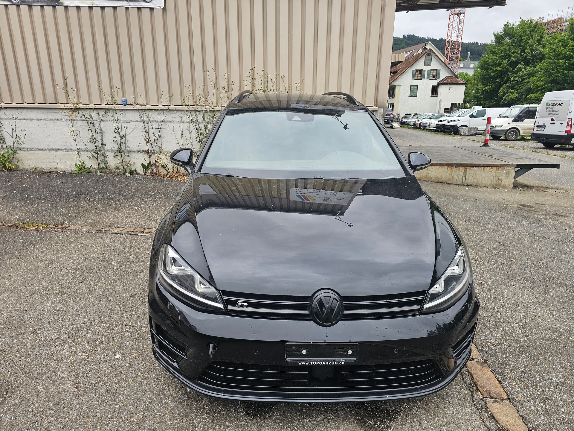 VW Golf Variant 2.0 TSI R 4 Motion DSG-image-2