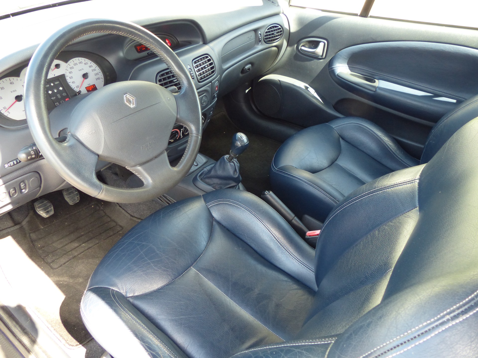 RENAULT Mégane 2.0 16V IDE Privilège-image-19
