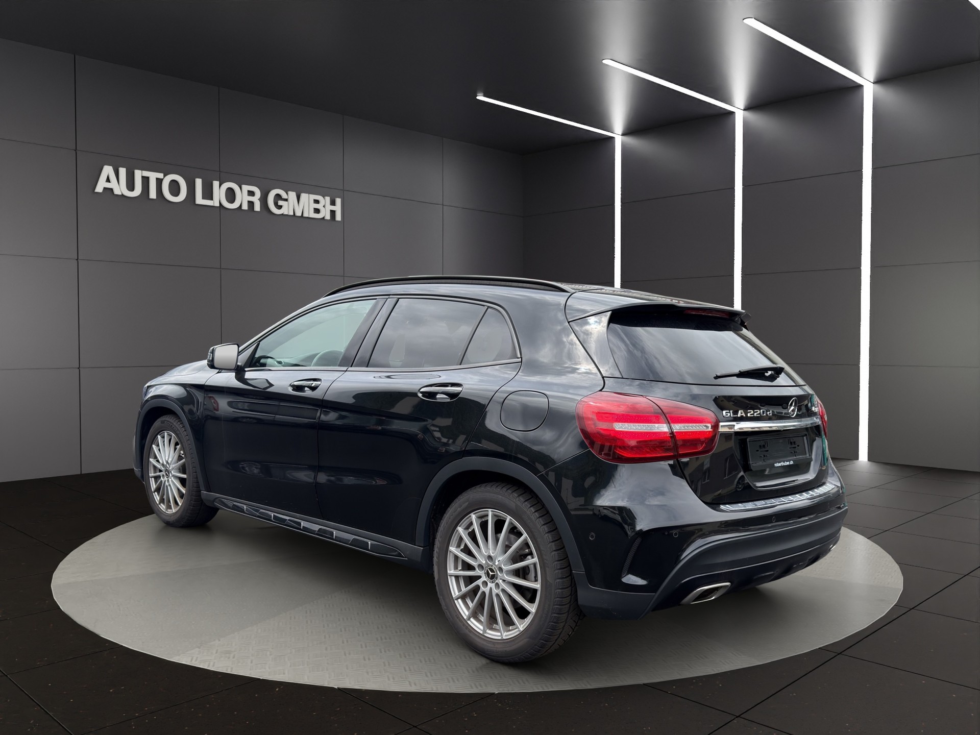 MERCEDES-BENZ GLA 220 d Style 4Matic 7G-DCT-image-3