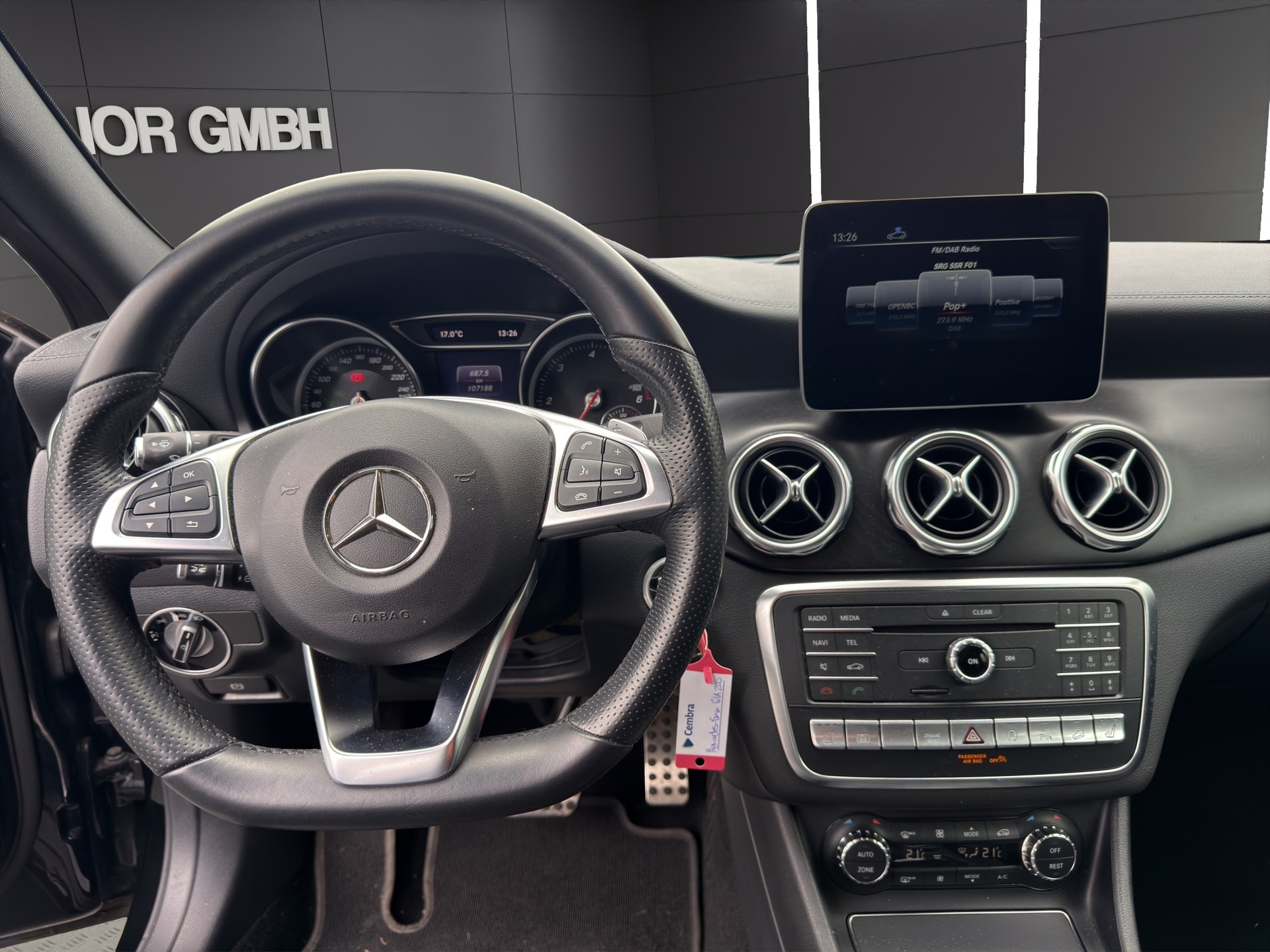 MERCEDES-BENZ GLA 220 d Style 4Matic 7G-DCT-image-8