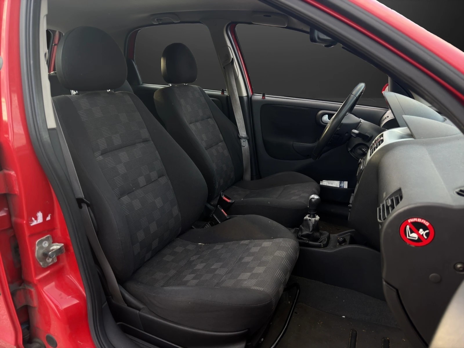 OPEL Corsa 1.8 16V GSi-image-8