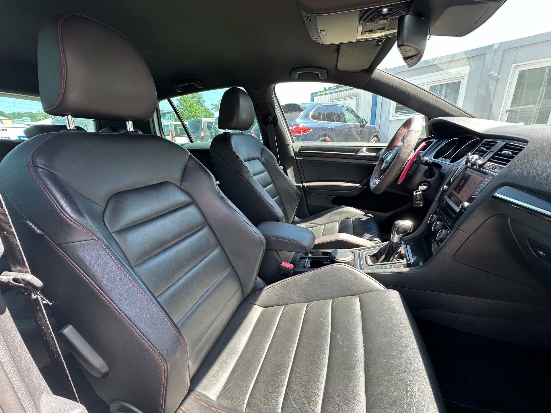VW Golf 2.0 TSI GTI Performance DSG-image-13