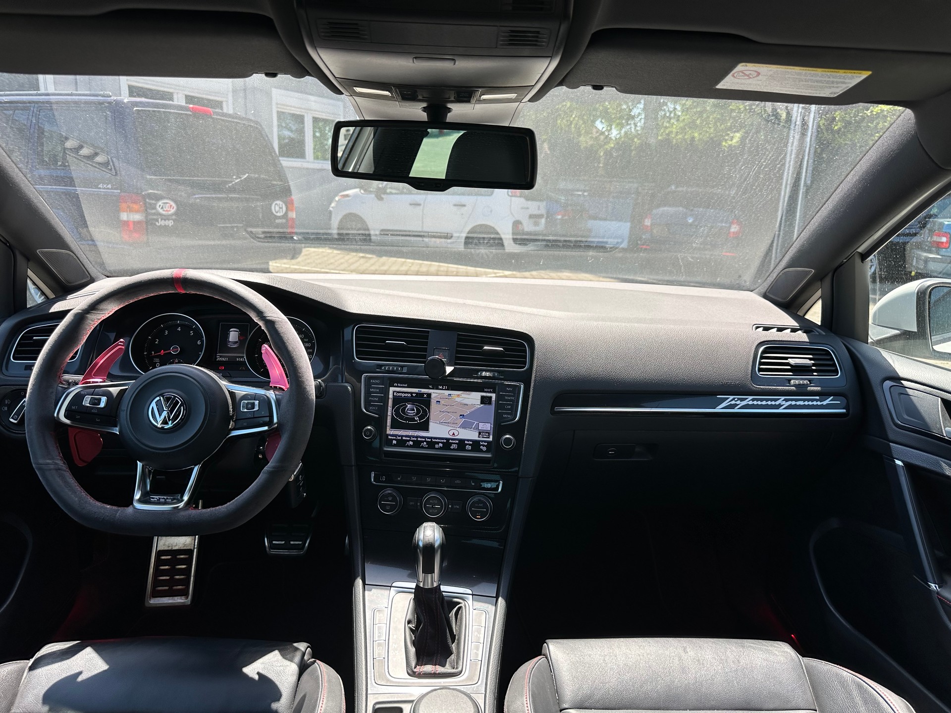 VW Golf 2.0 TSI GTI Performance DSG-image-11