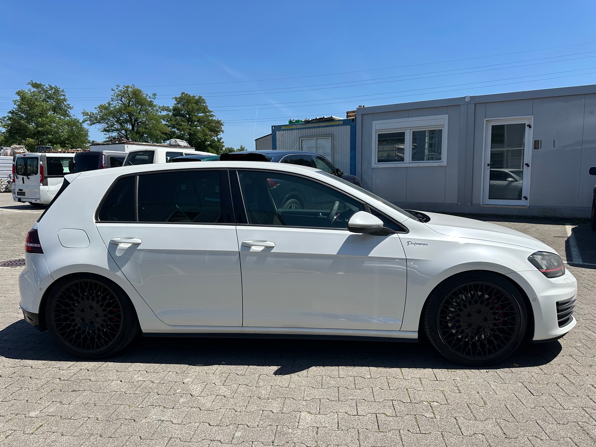 VW Golf 2.0 TSI GTI Performance DSG-image-2