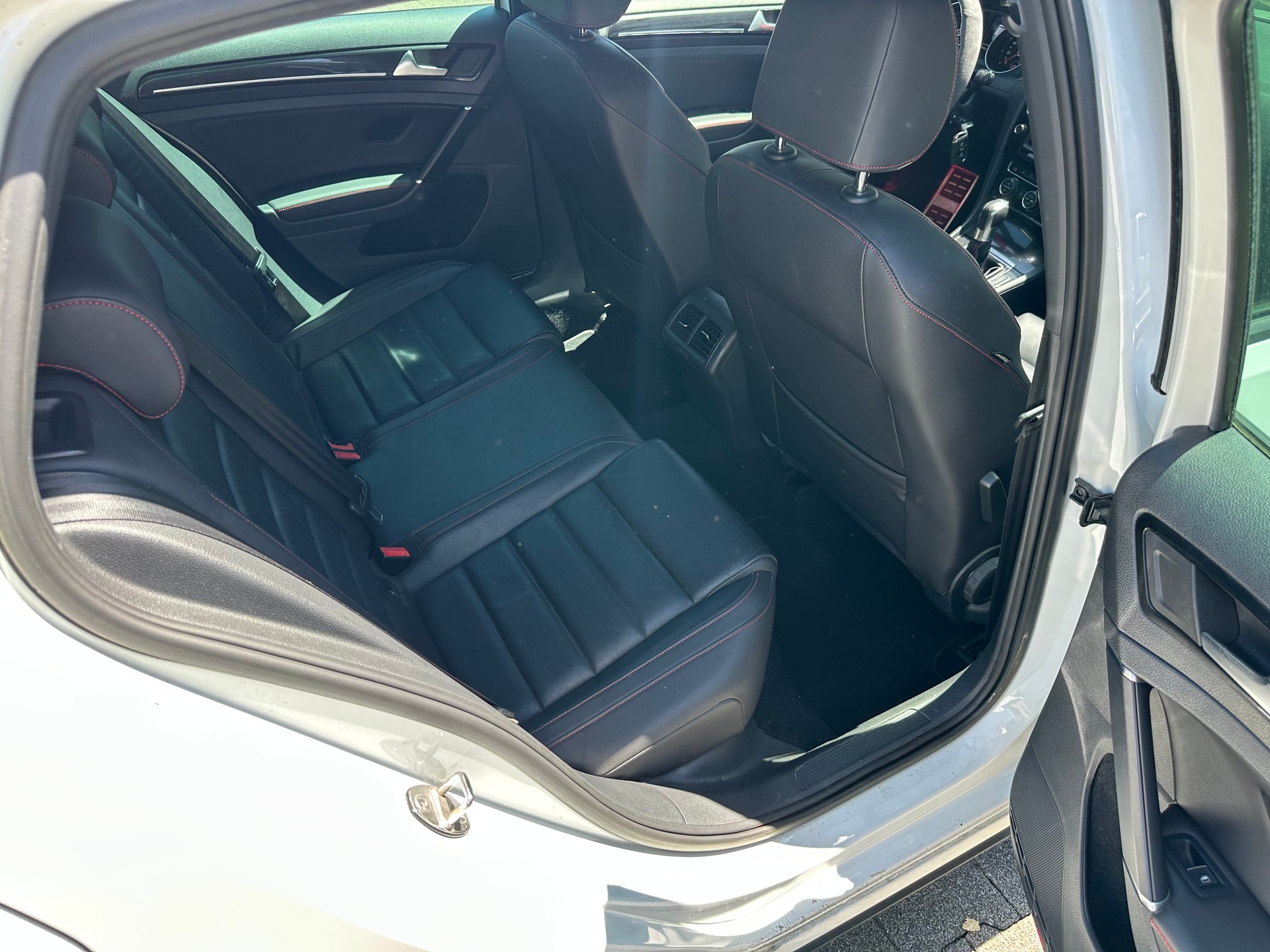 VW Golf 2.0 TSI GTI Performance DSG-image-10