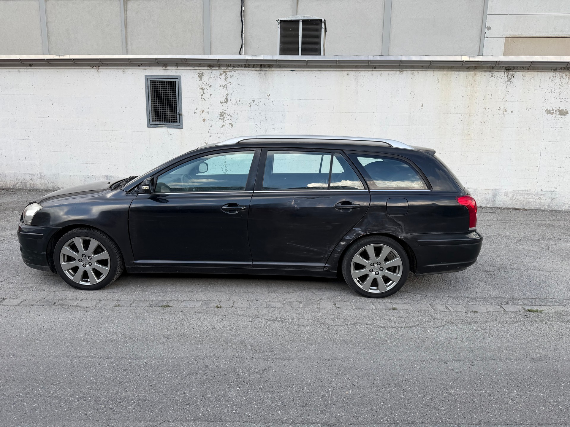 TOYOTA Avensis 2.4 D4 VVT-i Linea Sol Prem. T-Step5-image-8