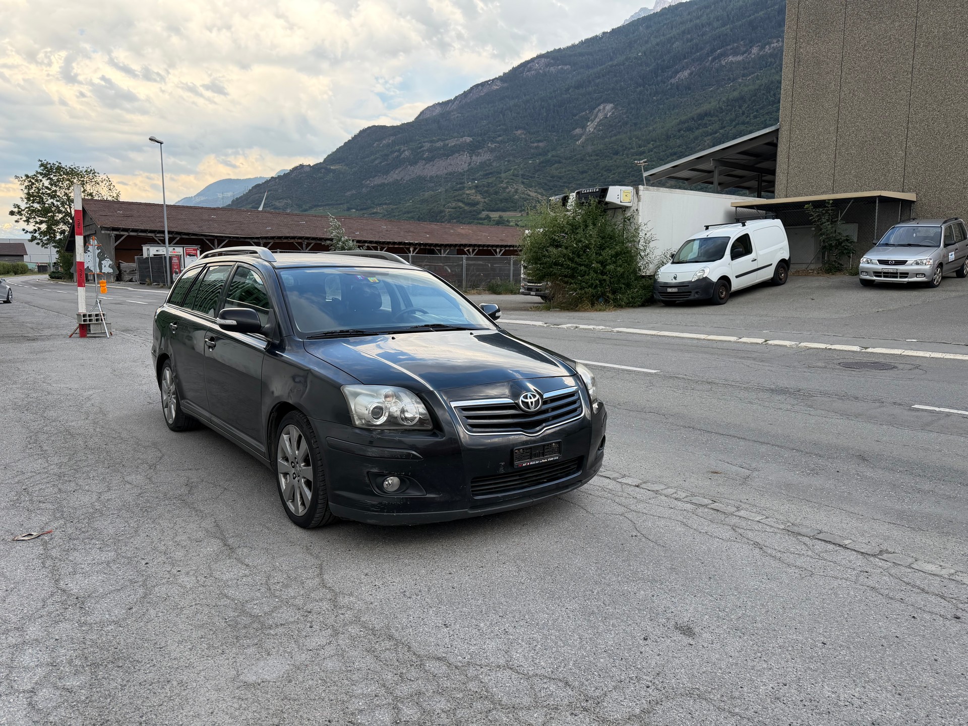 TOYOTA Avensis 2.4 D4 VVT-i Linea Sol Prem. T-Step5-image-6