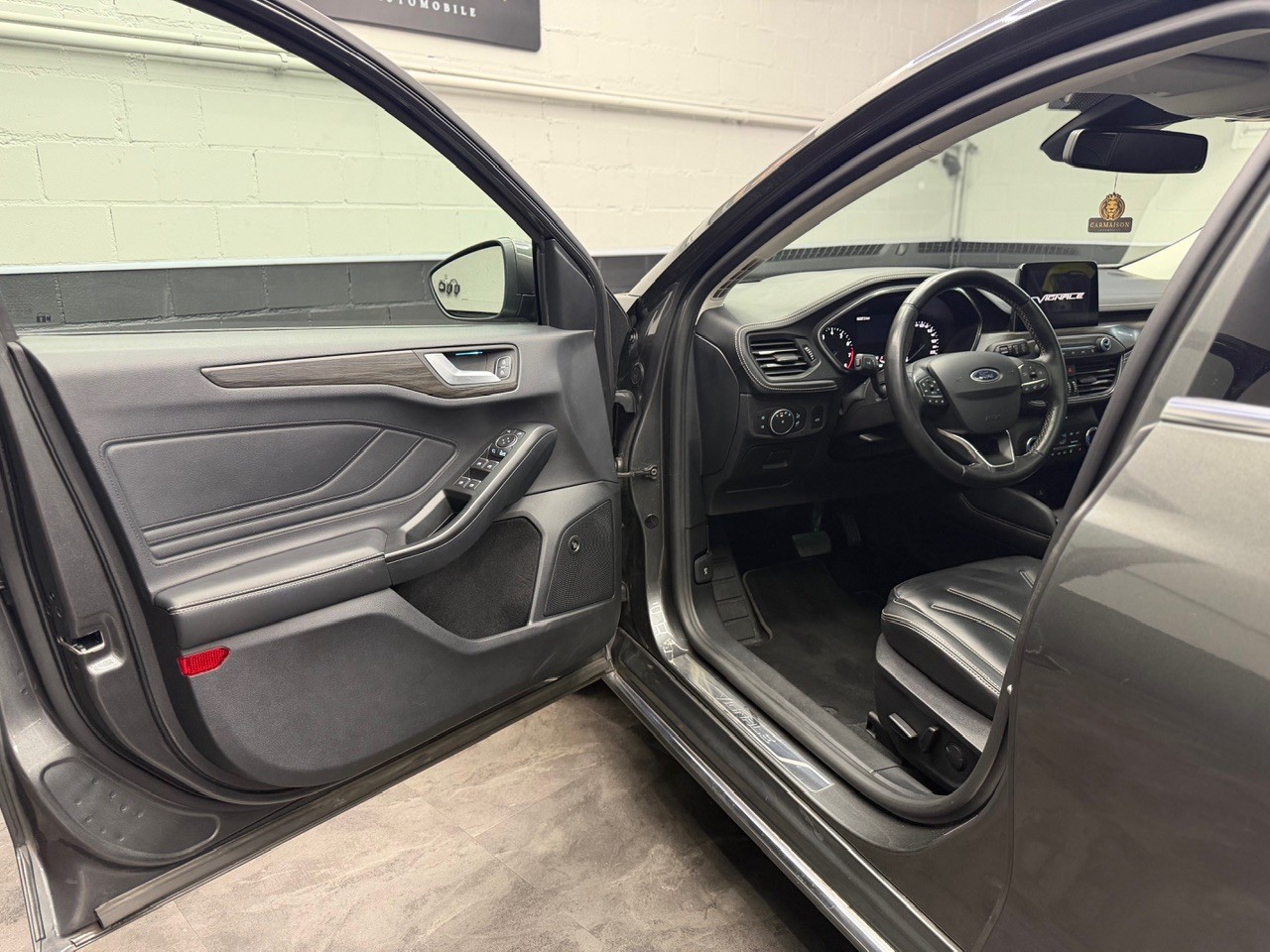 FORD Focus 1.5 SCTi Vignale | ACC | Head-Up Display | B&O Soundsystem | Full Assistenten | Schiebedach-image-12