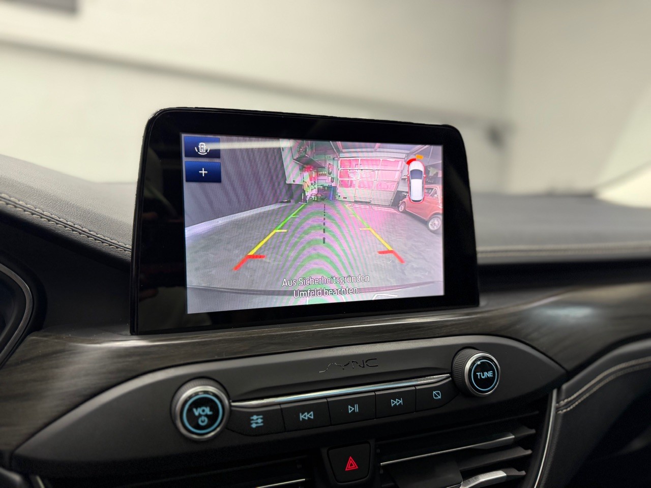FORD Focus 1.5 SCTi Vignale | ACC | Head-Up Display | B&O Soundsystem | Full Assistenten | Schiebedach-image-15