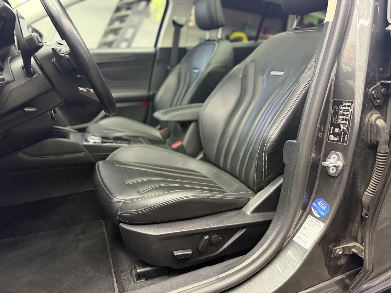 FORD Focus 1.5 SCTi Vignale | ACC | Head-Up Display | B&O Soundsystem | Full Assistenten | Schiebedach-image-18
