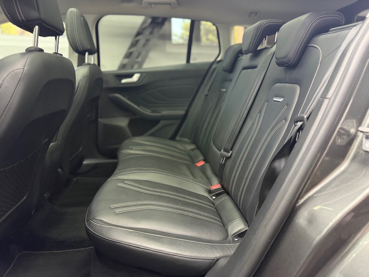 FORD Focus 1.5 SCTi Vignale | ACC | Head-Up Display | B&O Soundsystem | Full Assistenten | Schiebedach-image-22