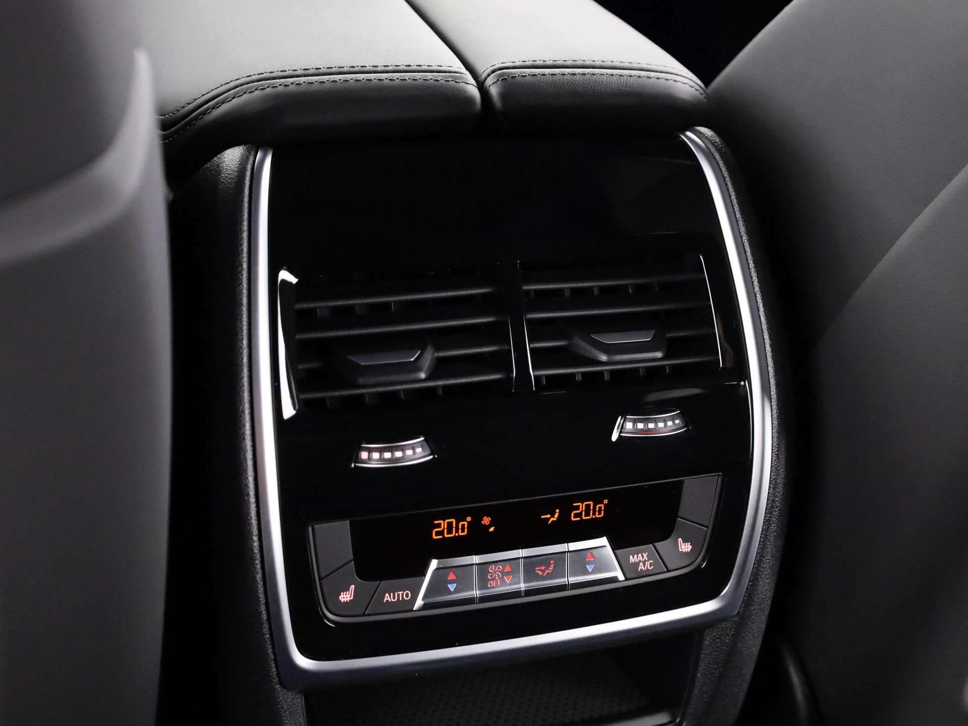 BMW XM 50e Plug-in Hybrid-image-21