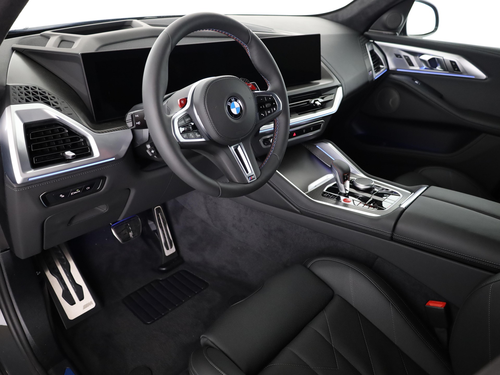 BMW XM 50e Plug-in Hybrid-image-11