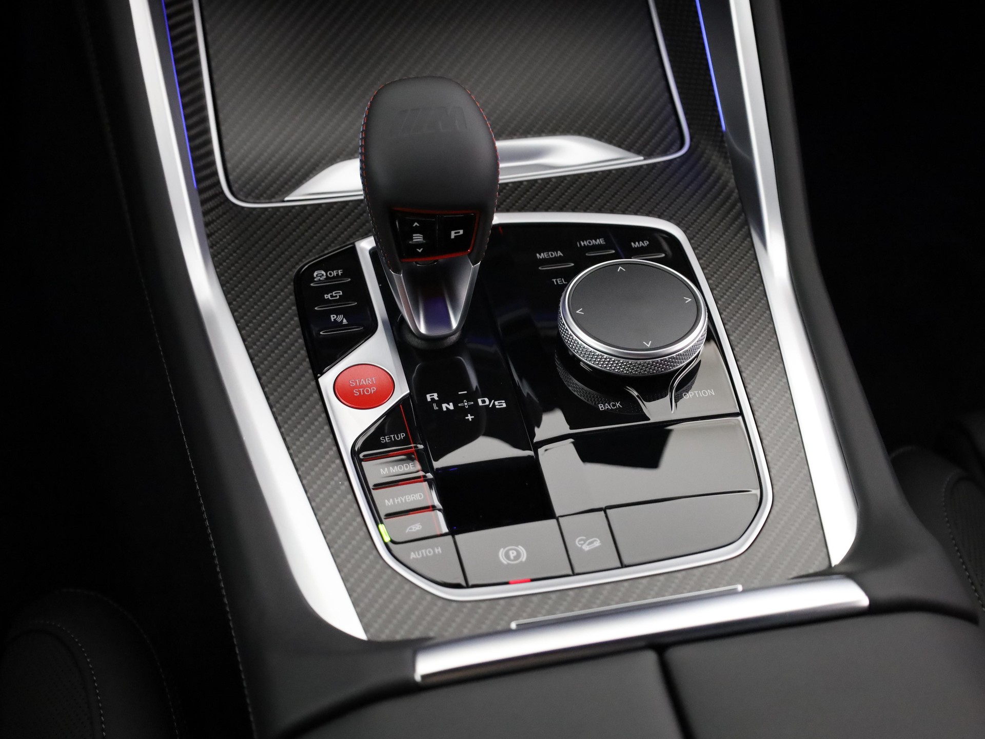 BMW XM 50e Plug-in Hybrid-image-16