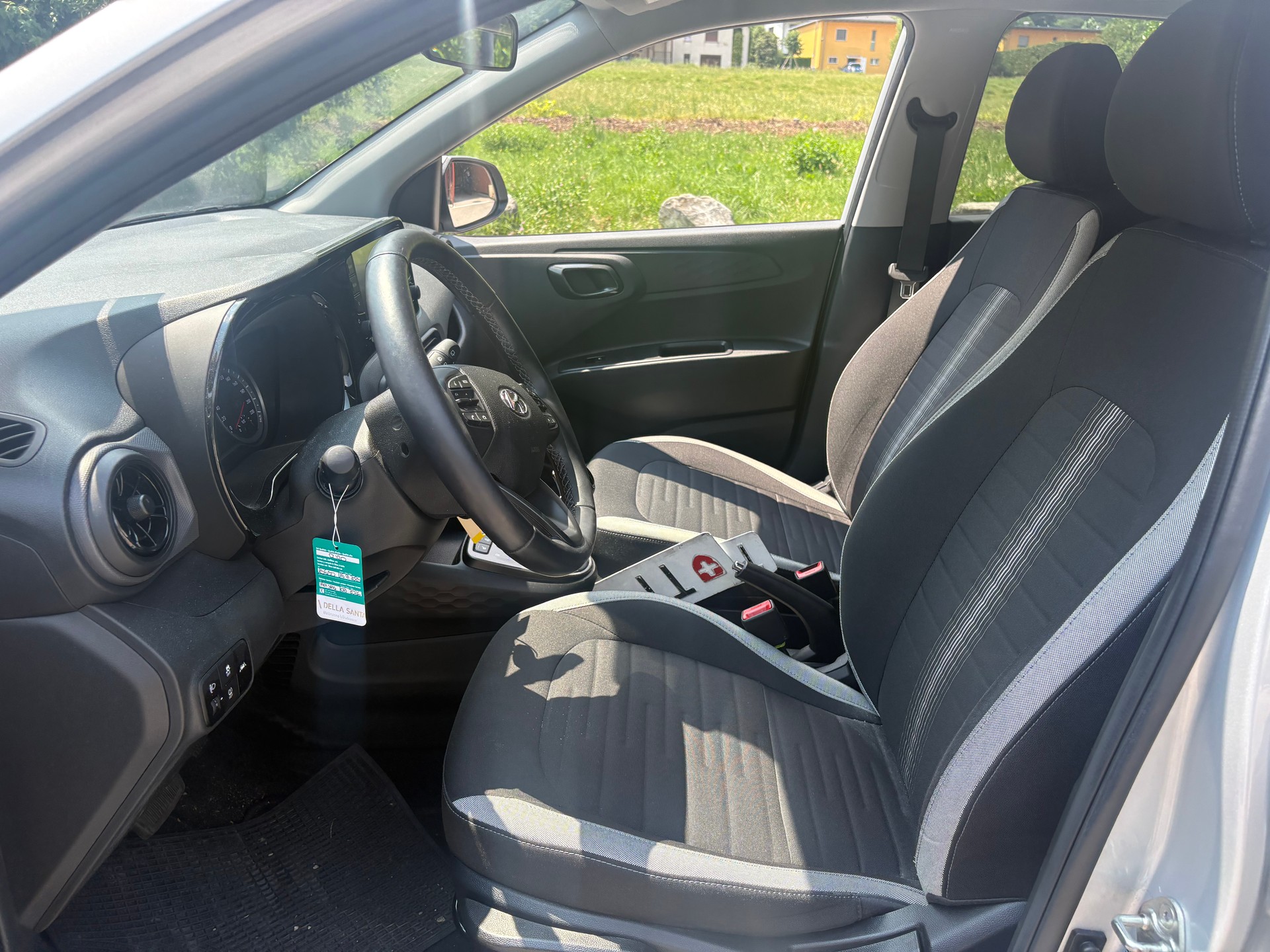 HYUNDAI i10 1.2 Amplia Automat-image-7