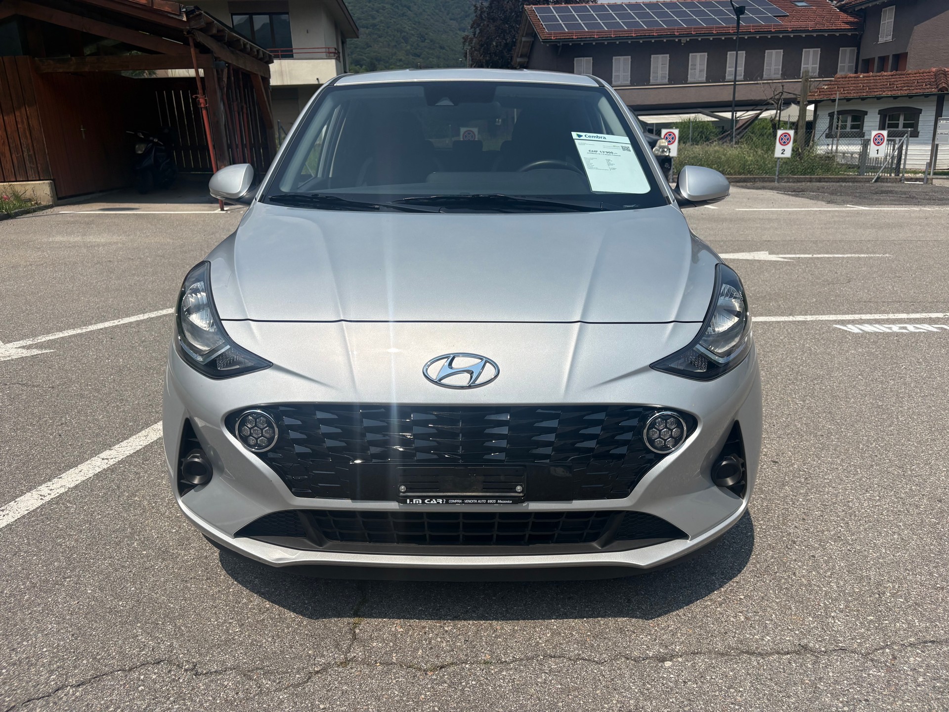 HYUNDAI i10 1.2 Amplia Automat-image-1