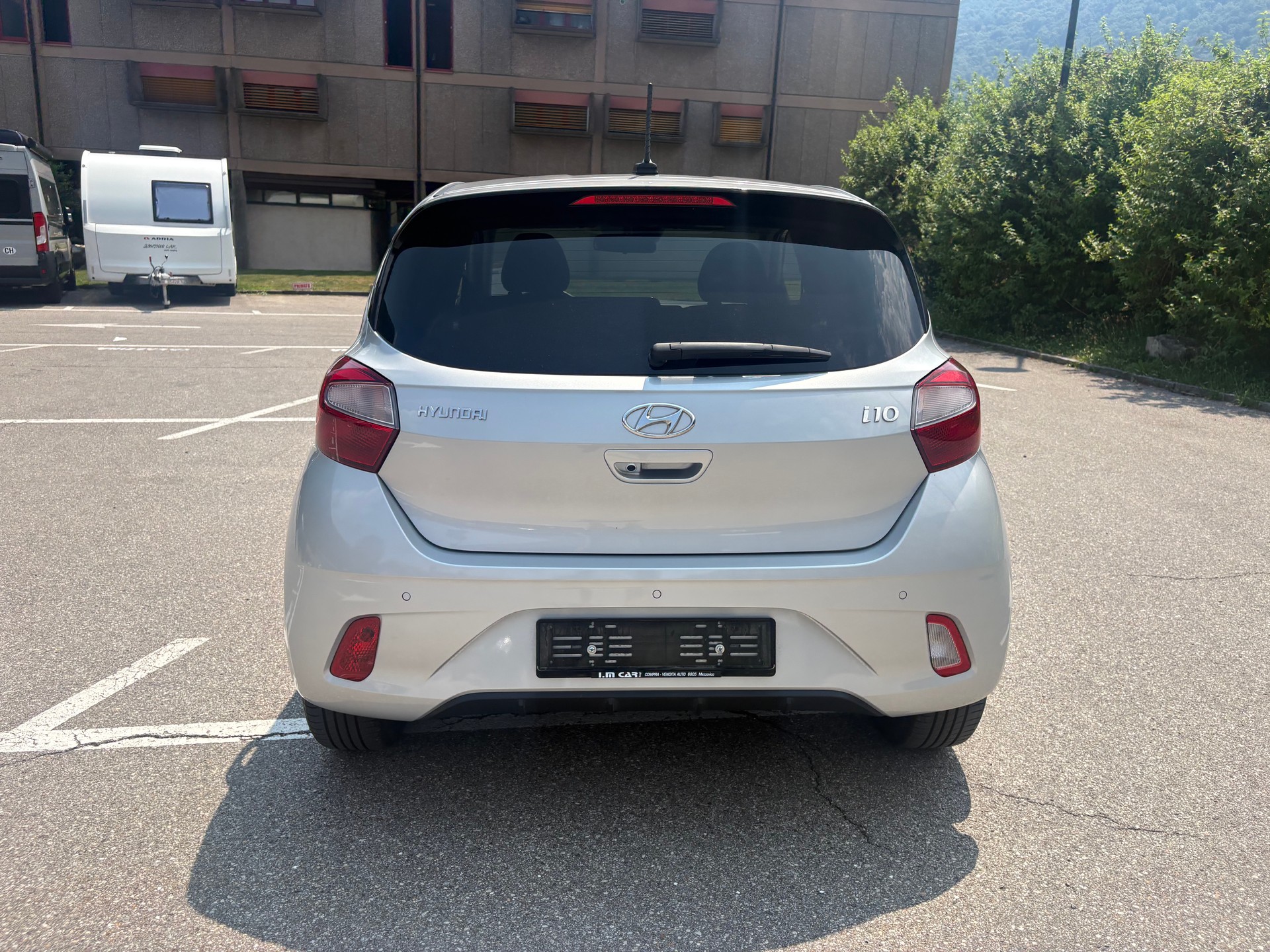 HYUNDAI i10 1.2 Amplia Automat-image-3