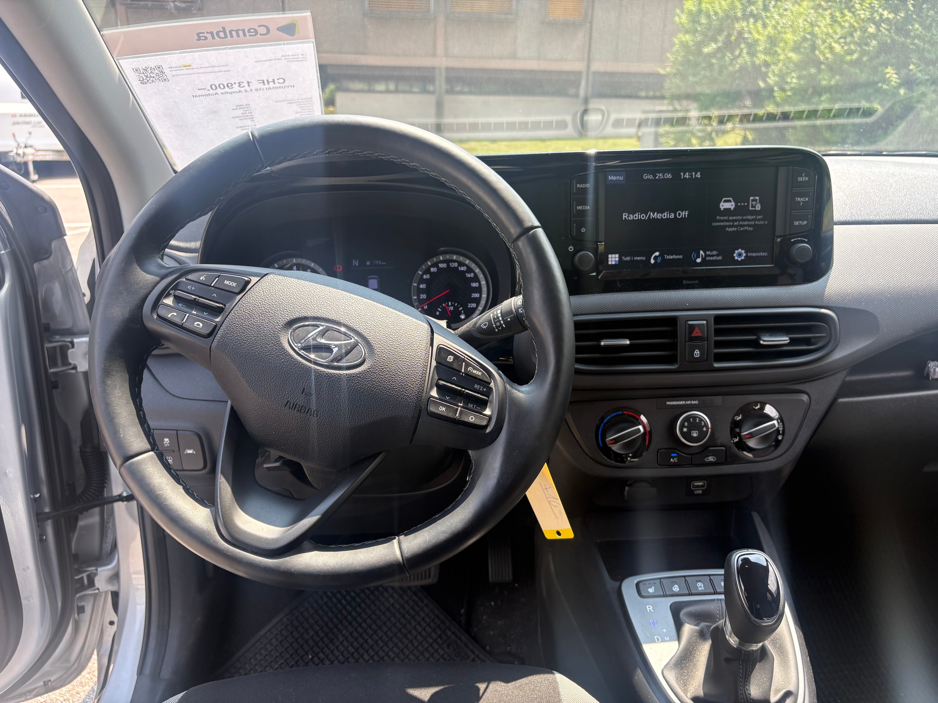 HYUNDAI i10 1.2 Amplia Automat-image-6