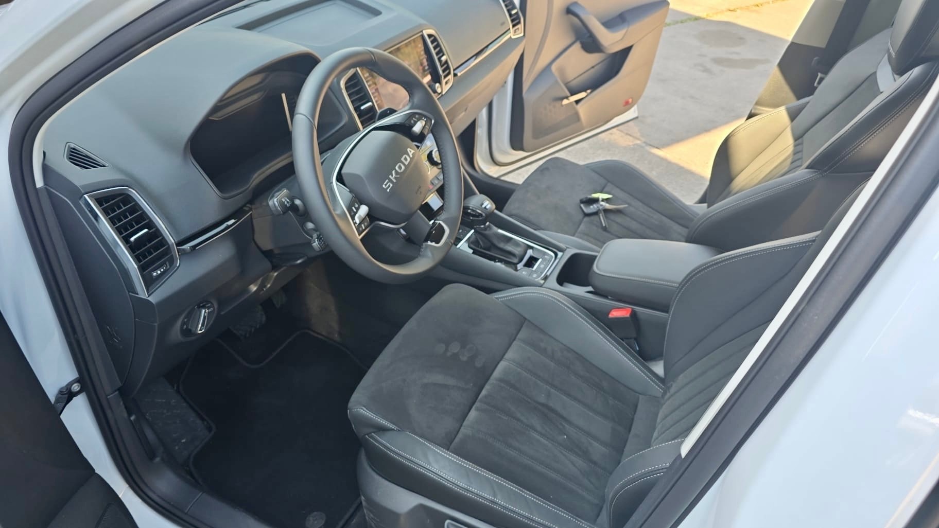 SKODA Karoq 2.0 TDI CR Dynamic 4x4 DSG-image-9