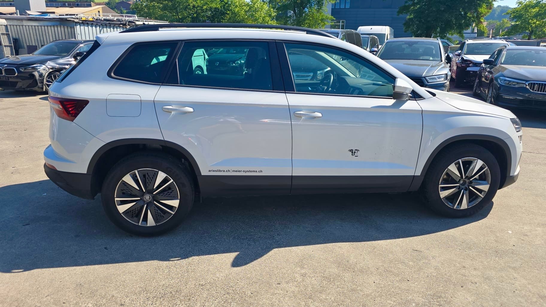 SKODA Karoq 2.0 TDI CR Dynamic 4x4 DSG-image-4