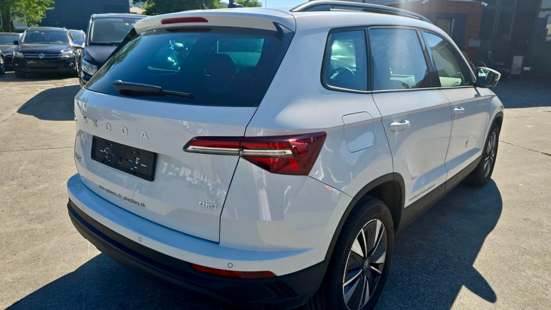 SKODA Karoq 2.0 TDI CR Dynamic 4x4 DSG-image-2