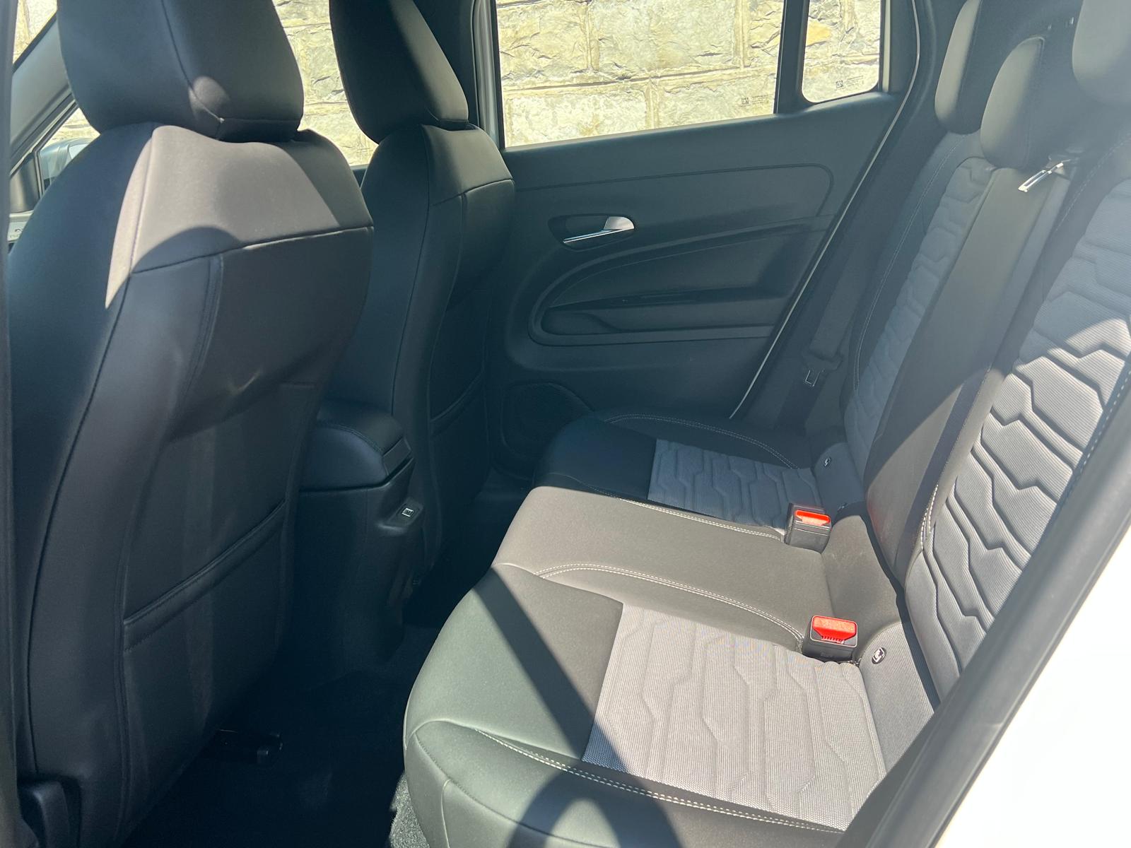 JEEP Avenger 1.2 Turbo MHEV Upland Plus 4xe-image-4