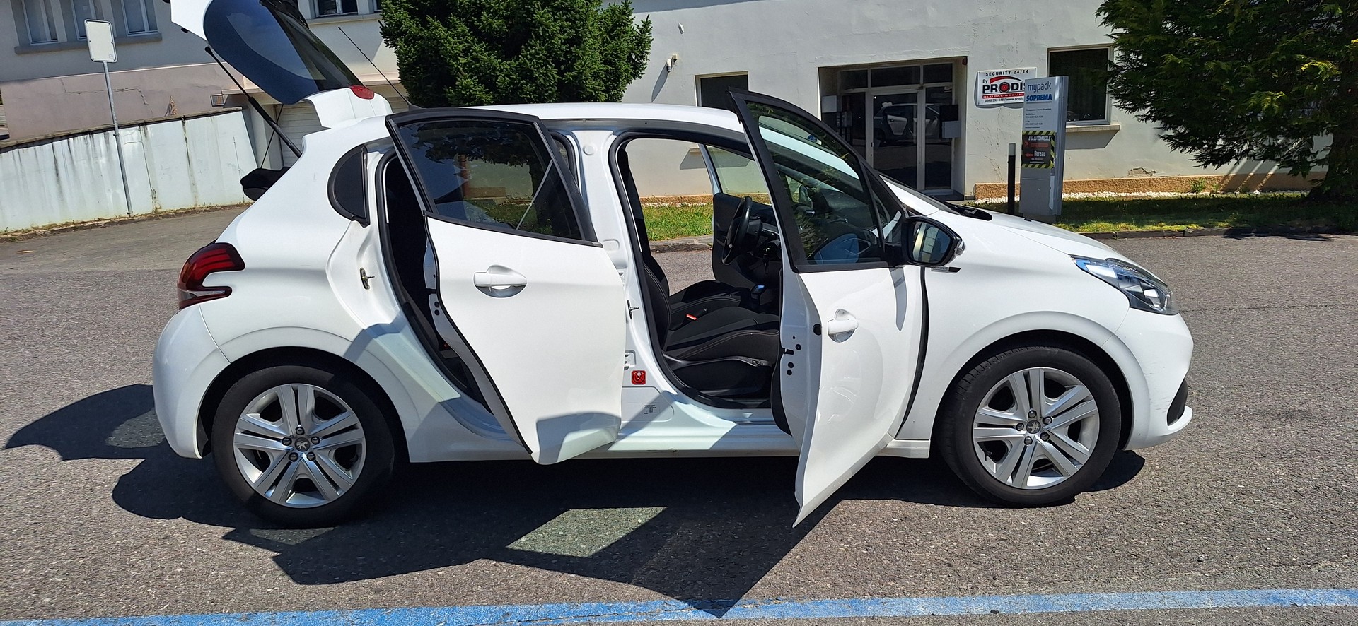 PEUGEOT 208 1.2 PureTech Active-image-20