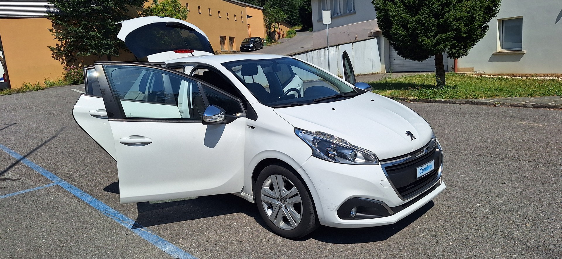 PEUGEOT 208 1.2 PureTech Active-image-21