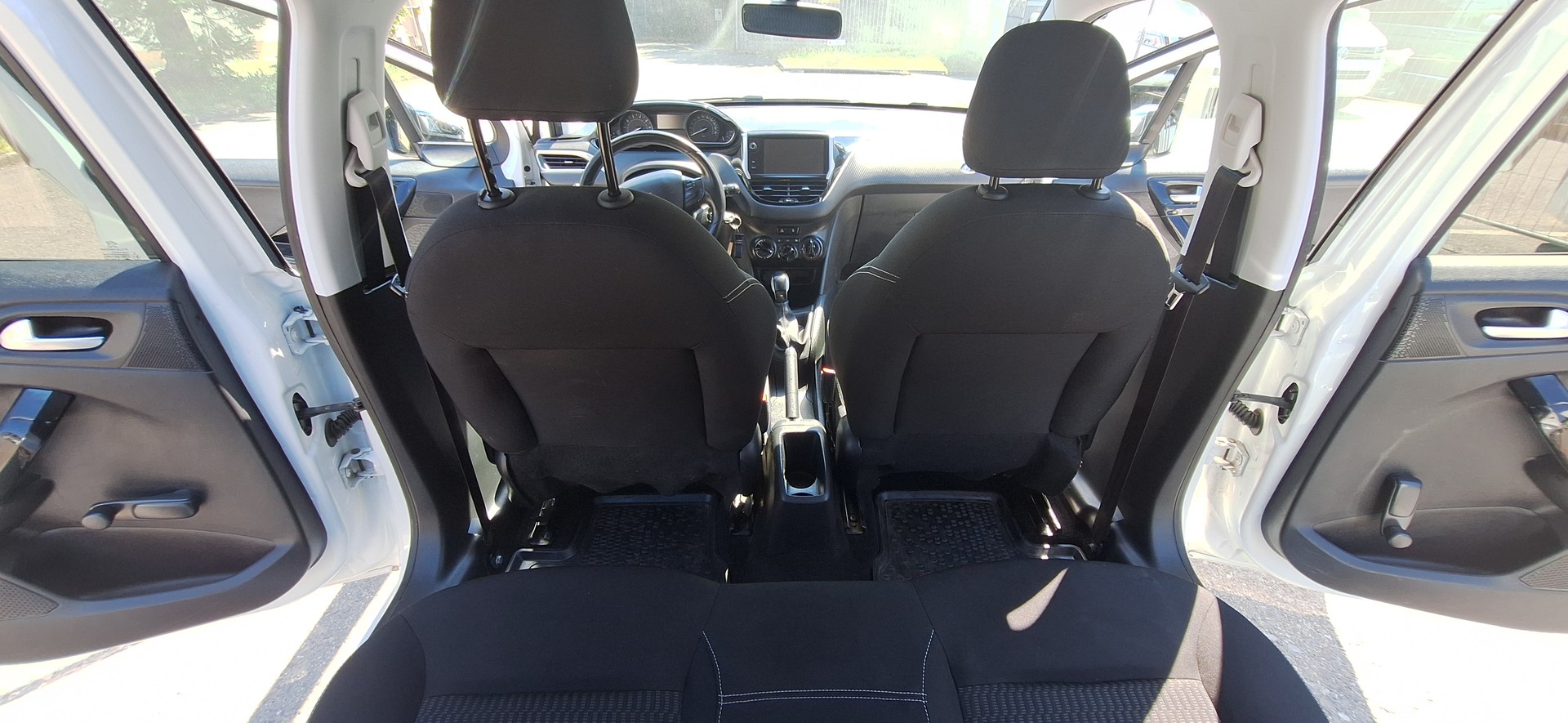 PEUGEOT 208 1.2 PureTech Active-image-22