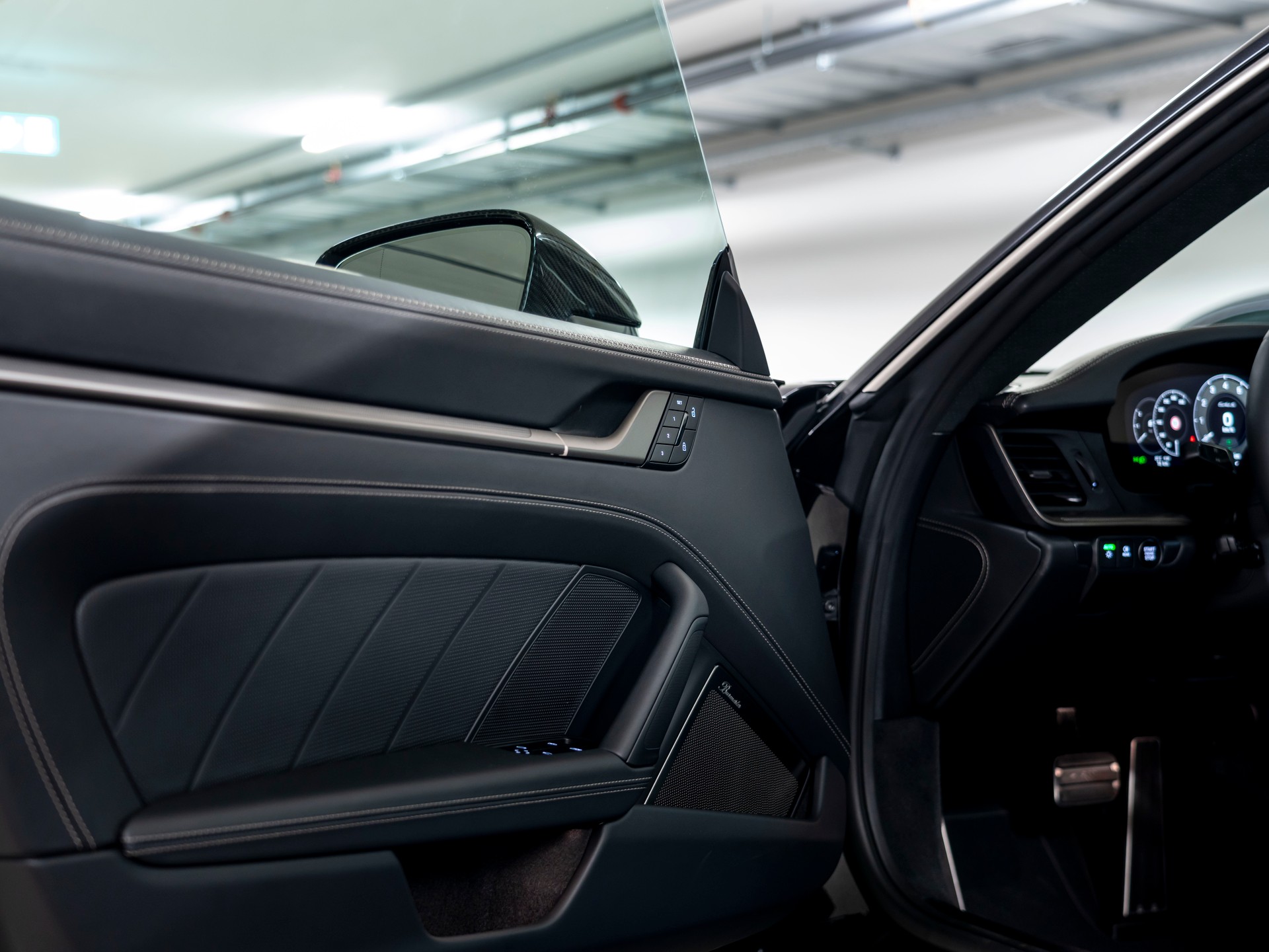 PORSCHE 911 Turbo S PDK-image-12