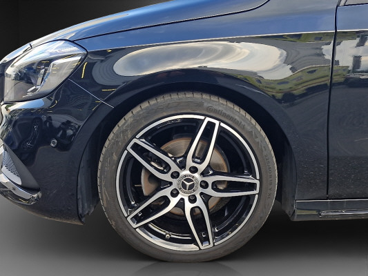 MERCEDES-BENZ A 220 AMG Line 4Matic-image-2