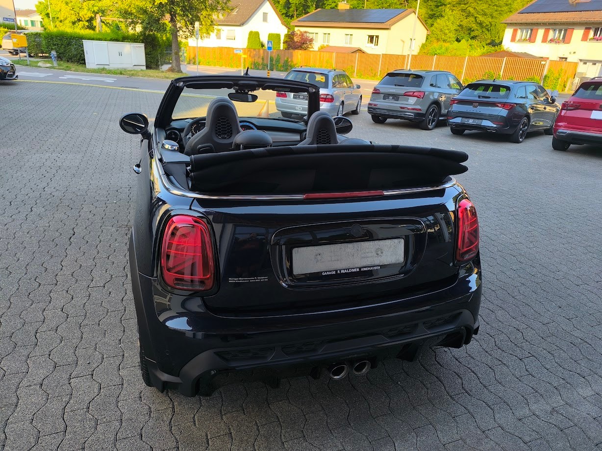 MINI Cooper John Cooper Works Cabriolet Steptronic-image-2