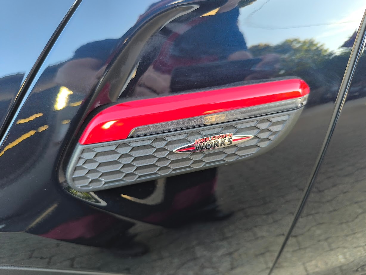 MINI Cooper John Cooper Works Cabriolet Steptronic-image-13