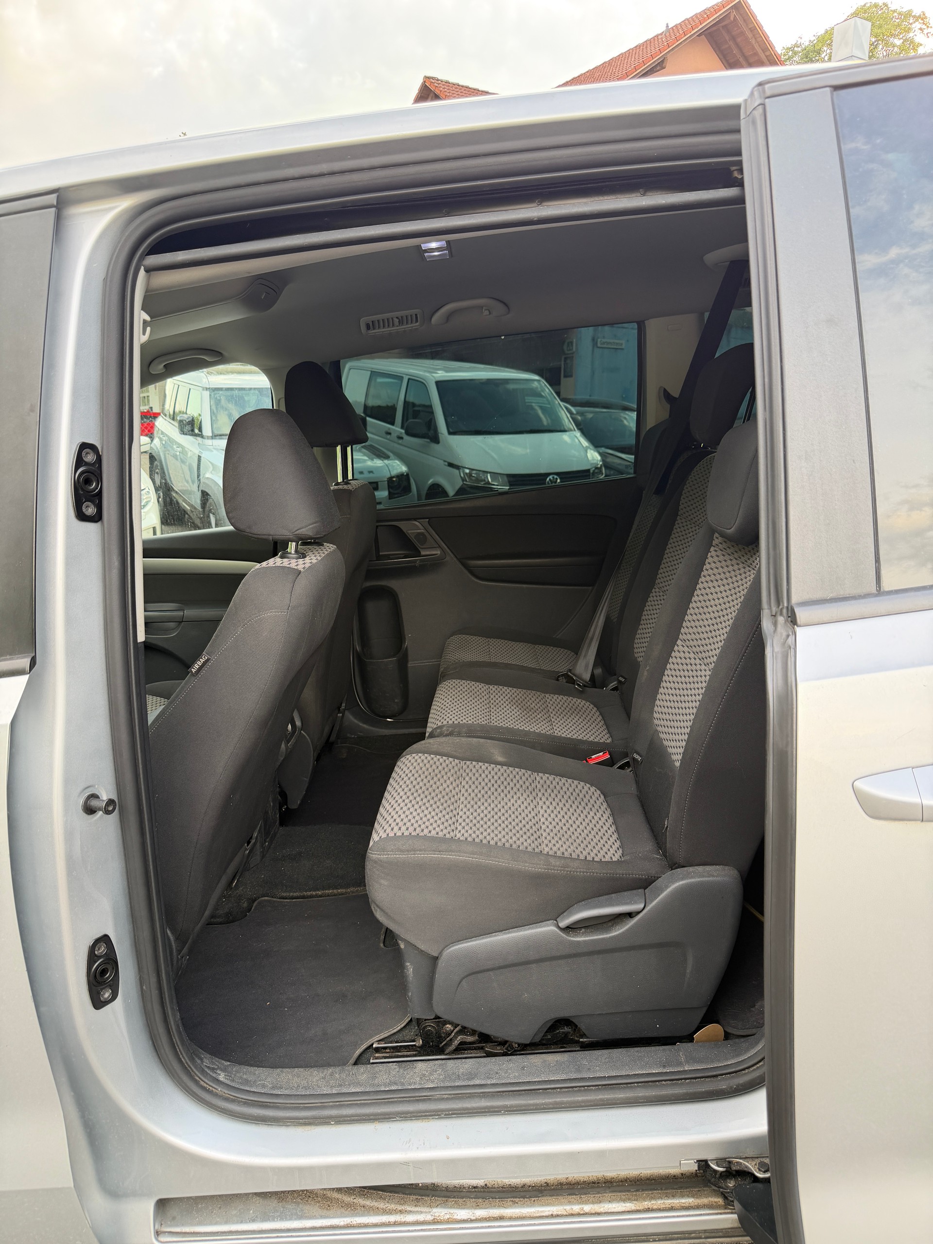 VW Sharan 2.0 TDI BlueMotion Technology Start-image-8