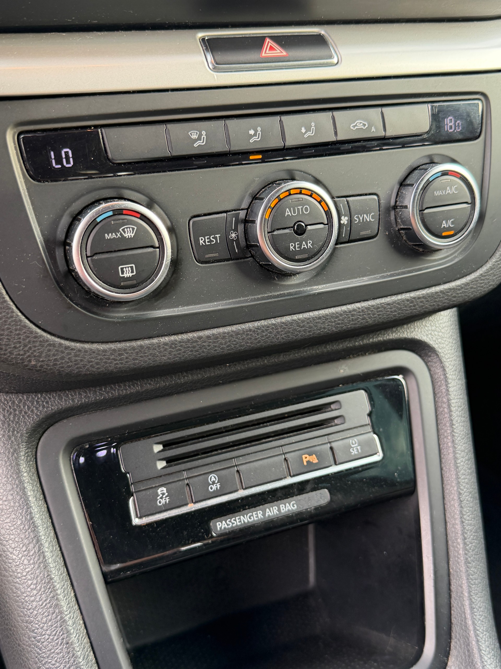 VW Sharan 2.0 TDI BlueMotion Technology Start-image-12
