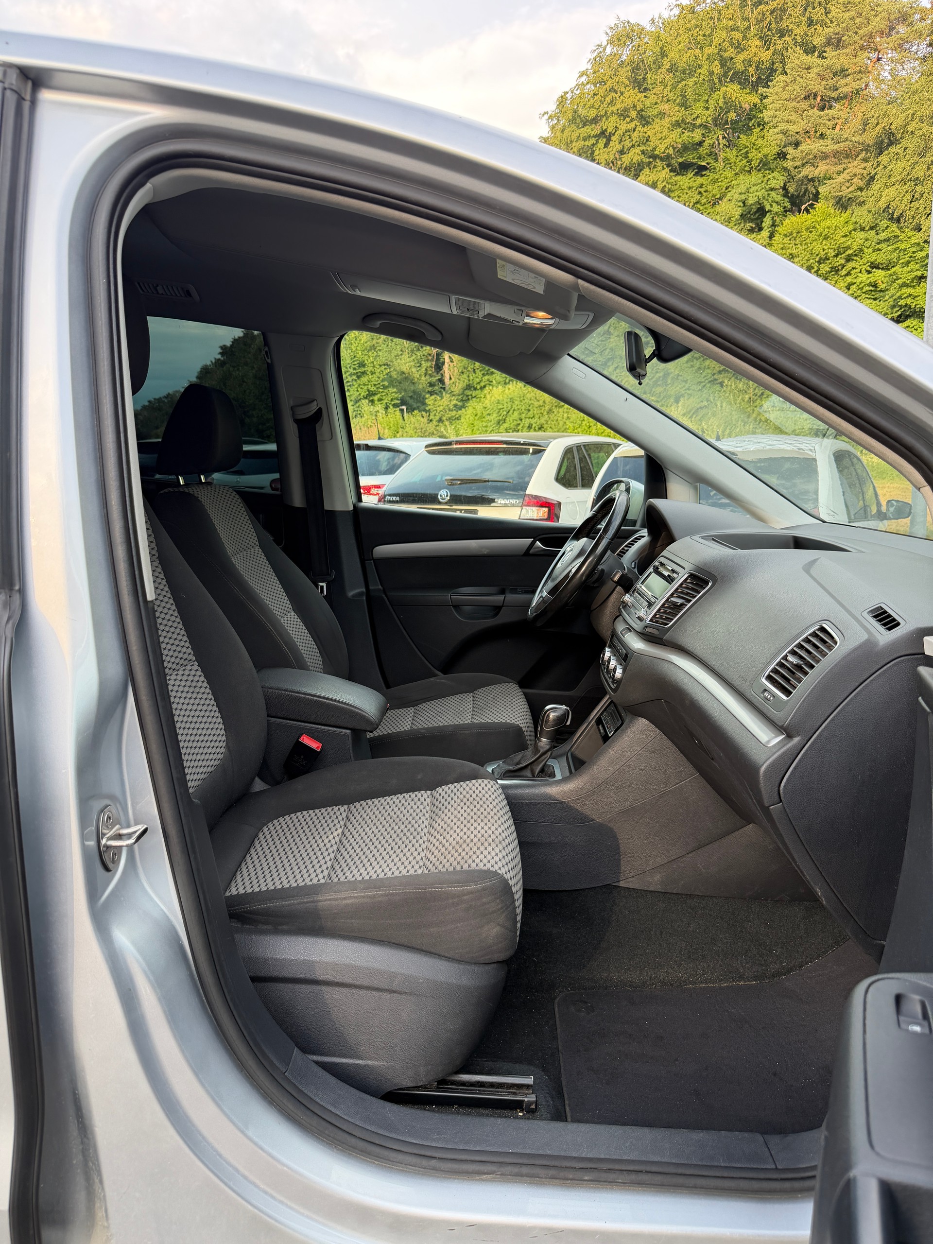 VW Sharan 2.0 TDI BlueMotion Technology Start-image-10
