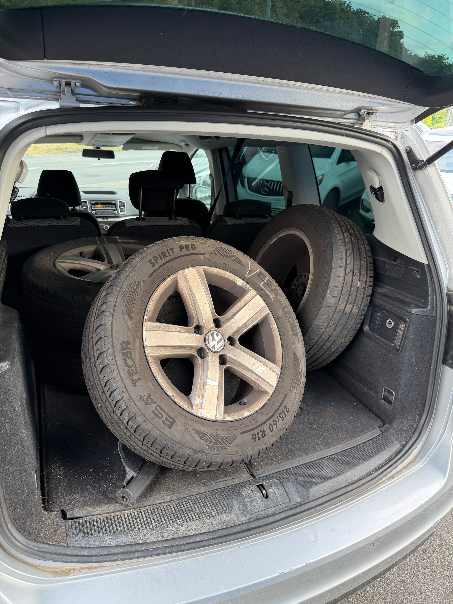 VW Sharan 2.0 TDI BlueMotion Technology Start-image-15
