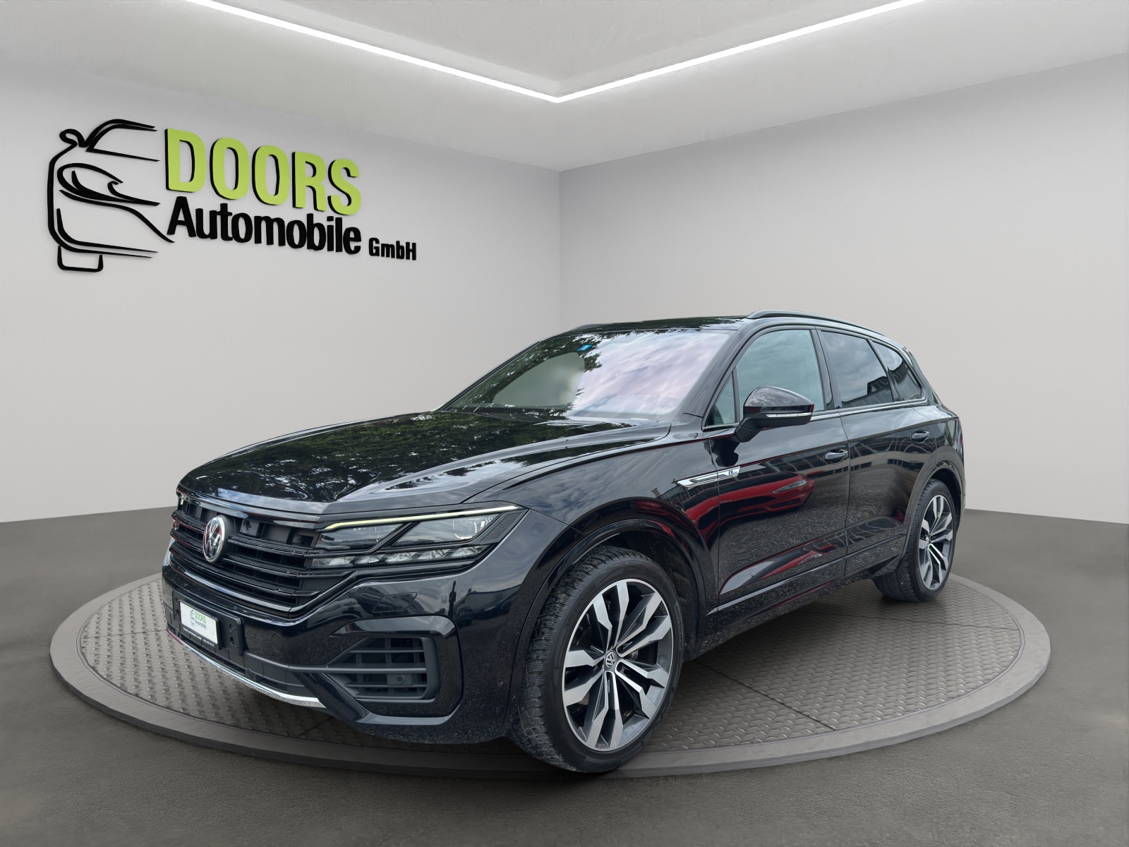 VW Touareg 3.0 TDI R Line Tiptronic-image-2