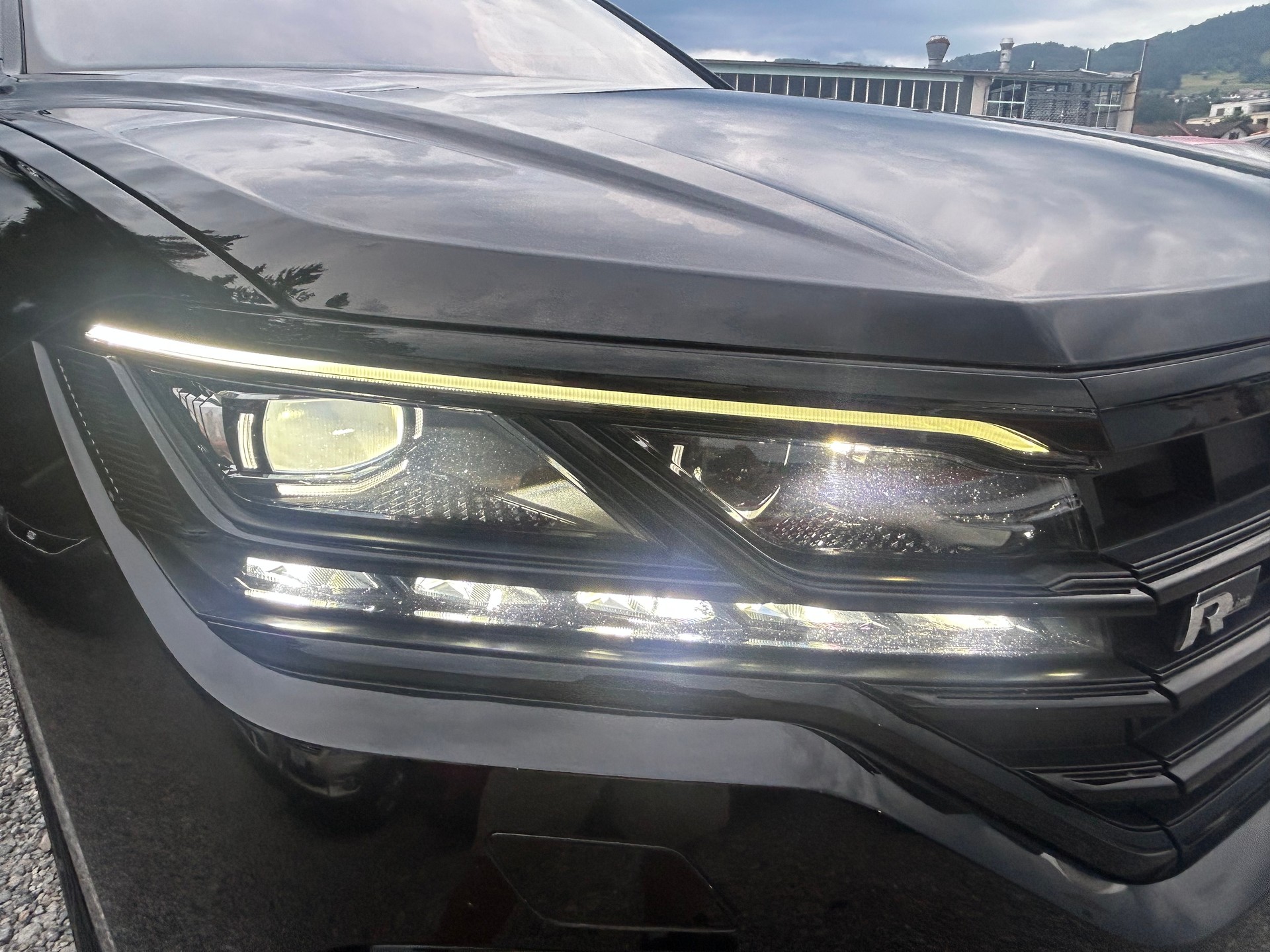 VW Touareg 3.0 TDI R Line Tiptronic-image-17