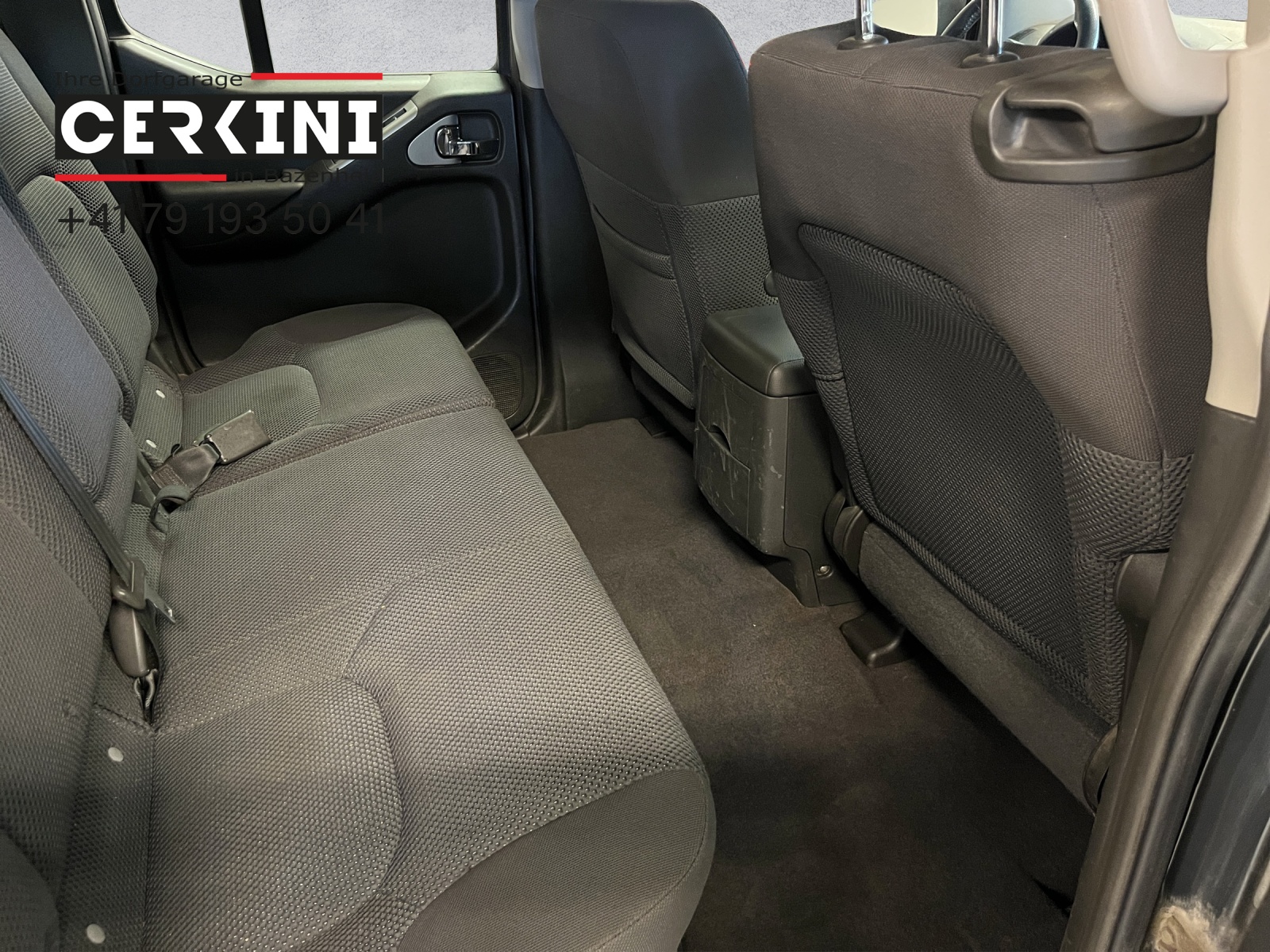 NISSAN Navara Double Cab SE 2.5 TDI 4WD — slika 9