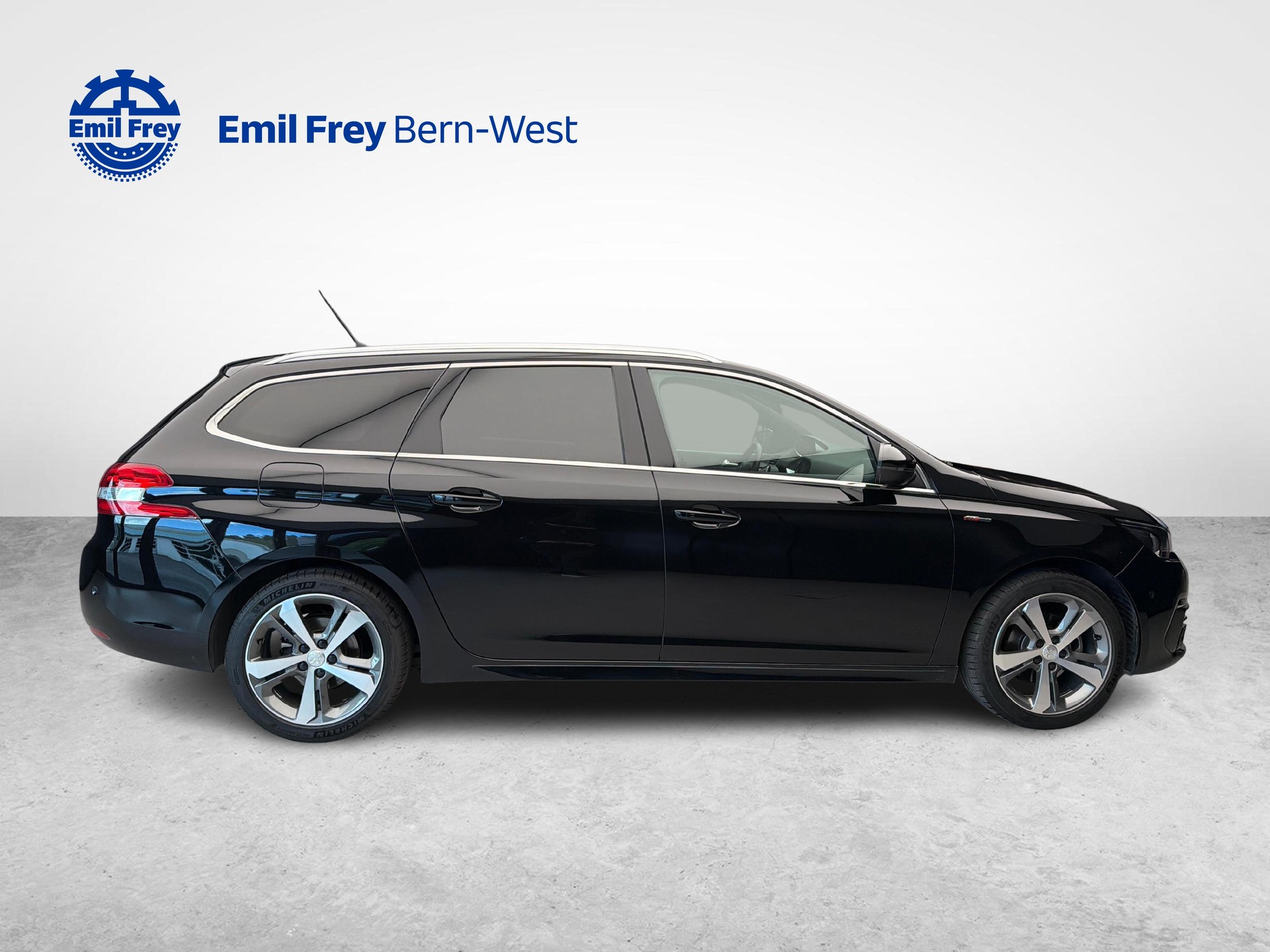 PEUGEOT 308 SW 1.2 PureTech 130 GT Line S/S-image-5