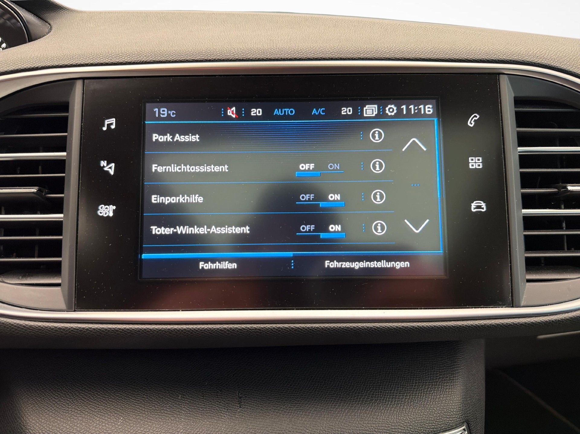 PEUGEOT 308 SW 1.2 PureTech 130 GT Line S/S-image-13