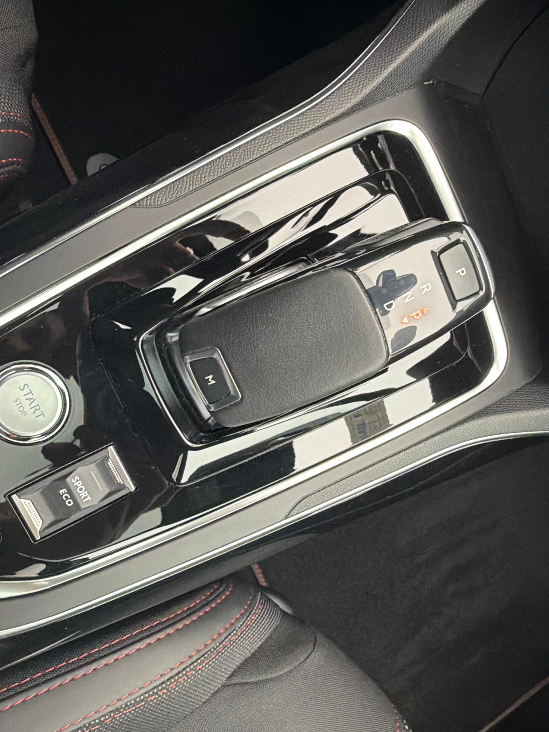 PEUGEOT 308 SW 1.2 PureTech 130 GT Line S/S-image-17