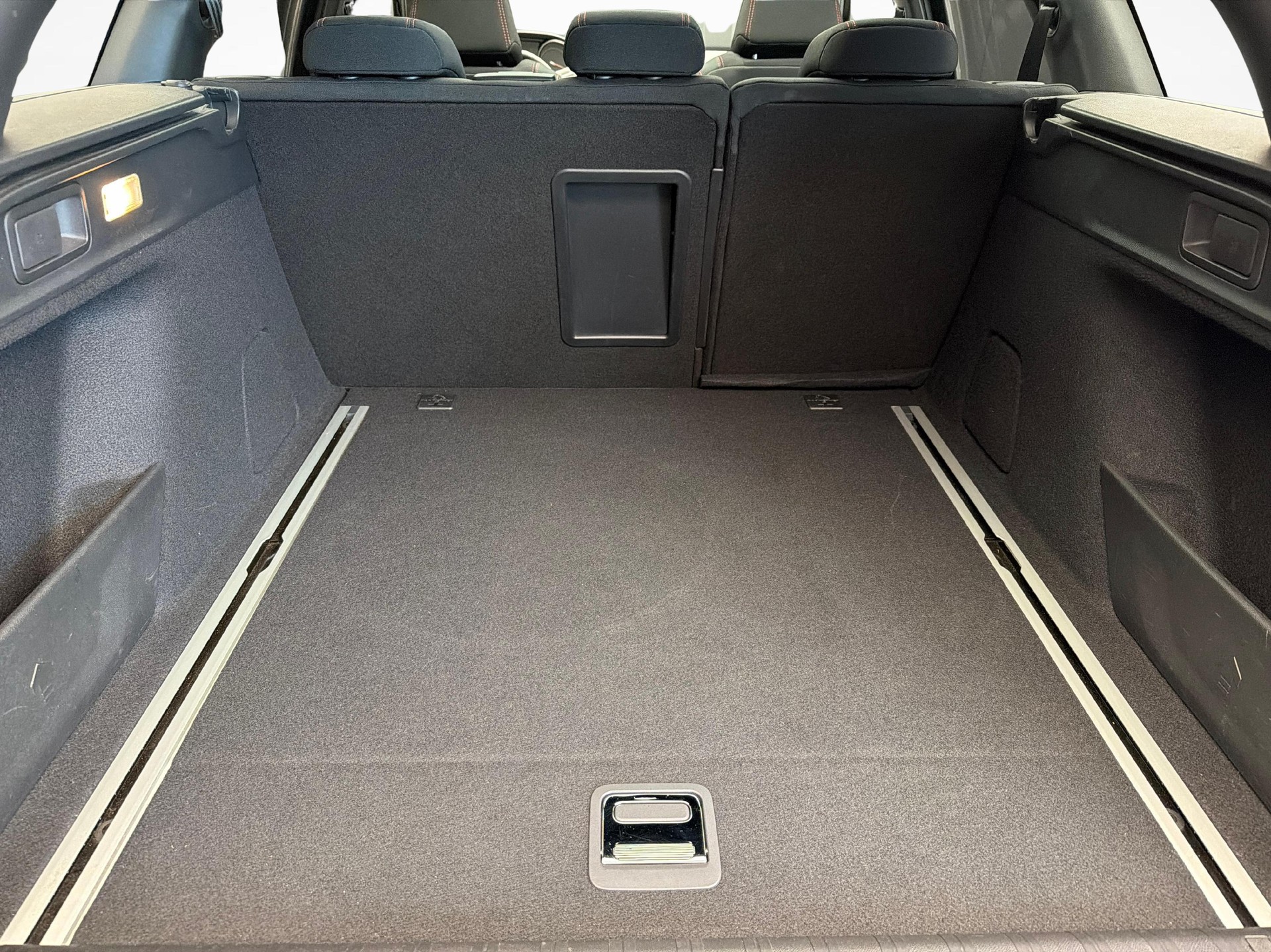 PEUGEOT 308 SW 1.2 PureTech 130 GT Line S/S-image-11