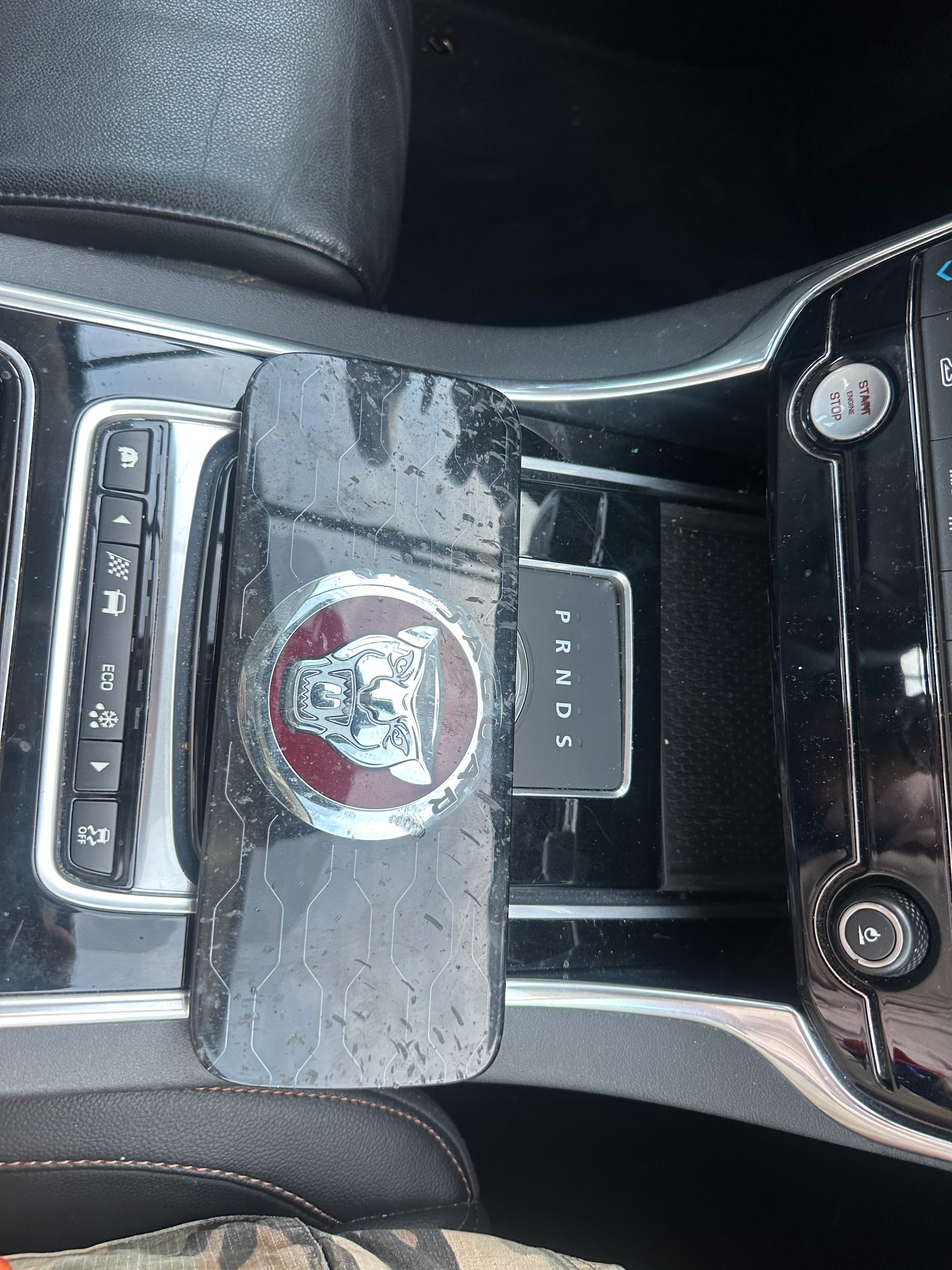 JAGUAR XE E-Performance 20d Pure Automat-image-4