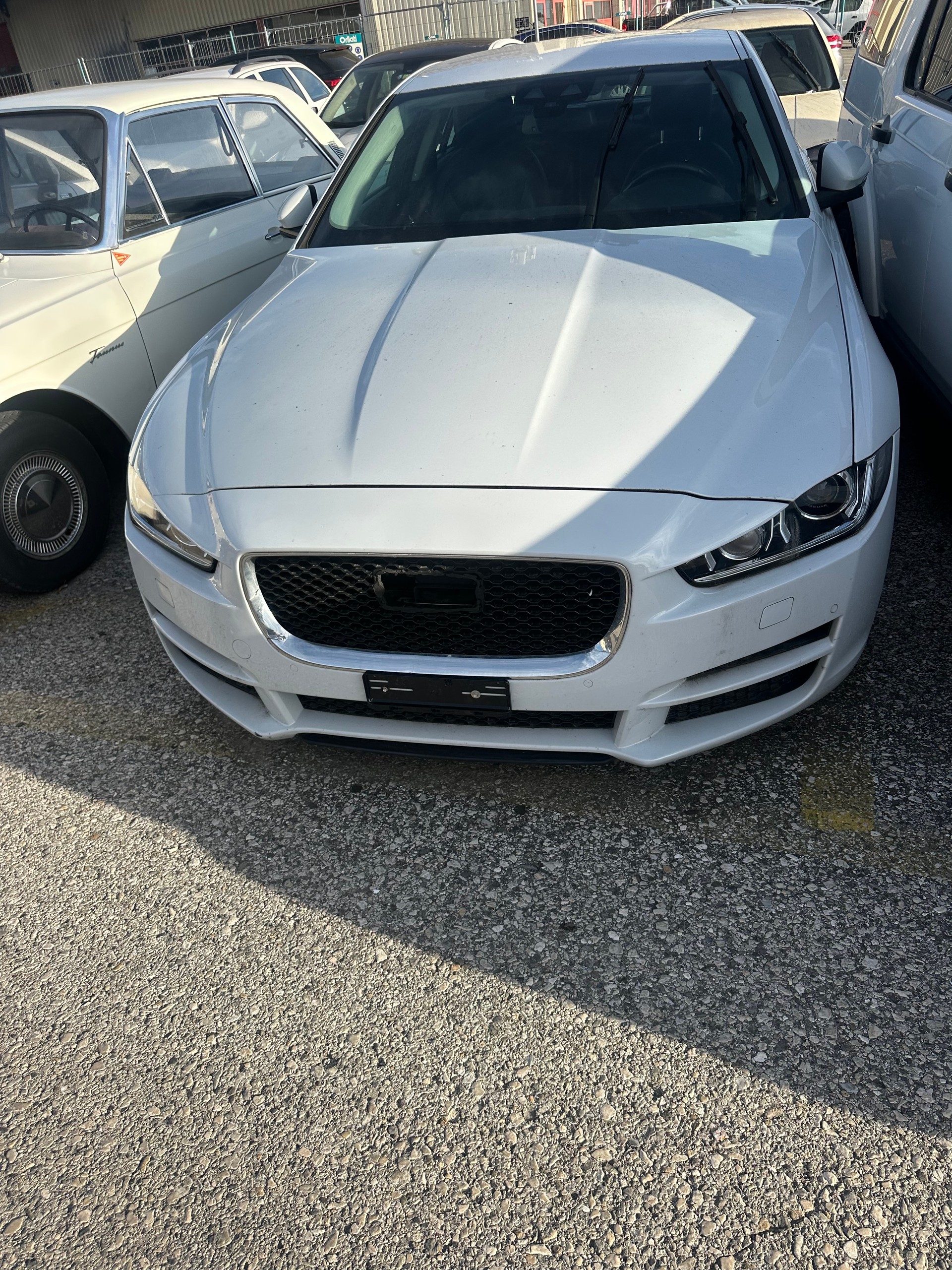 JAGUAR XE E-Performance 20d Pure Automat-image-8