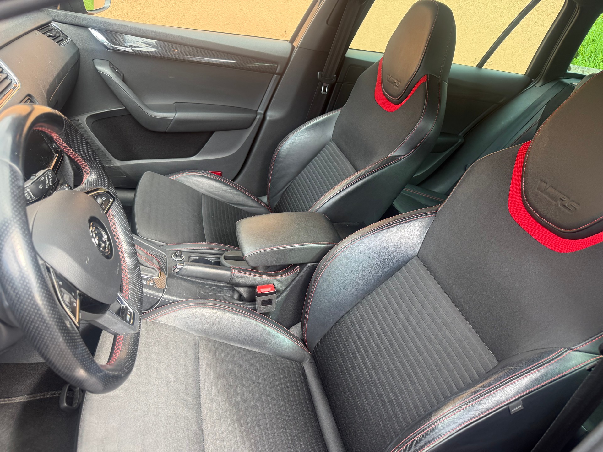 SKODA Octavia Combi 2.0 TSI RS DSG-image-6